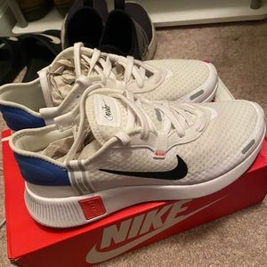 Men’s Nike reposto sneakers